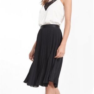 Express High Rise Pleated Midi Skirt ✨ SIZE XS